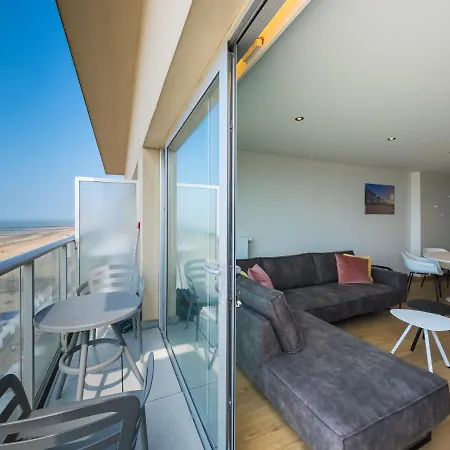 Kwintebank 1 Bedroom On Floor 9 شقة *