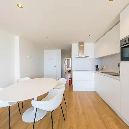 Kwintebank 1 Bedroom On Floor 9 شقة *